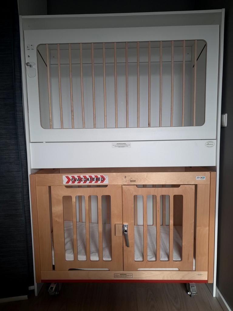 Duobed (hoogslaper + evacuatiebed) kinderopvang, Ophalen