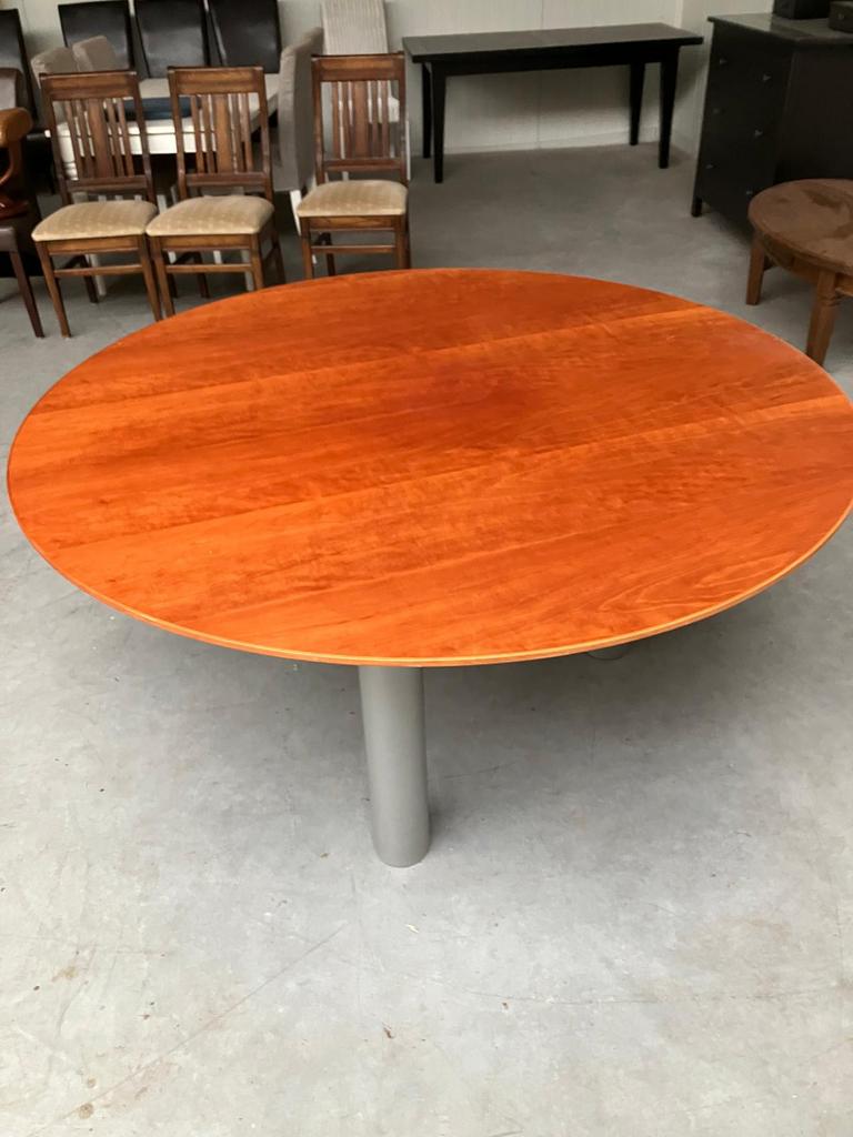 Grote ronde tafel met metalen poten, Gebruikt, 100 tot 150 cm, Rond, Ophalen
