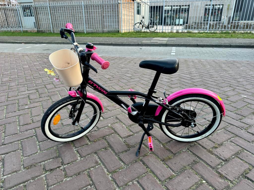 B-Twin Spy Girl Hero meisjesfiets 16 inch met zijwieltjes, Ophalen, Gebruikt, 16 tot 20 inch, Zijwieltjes