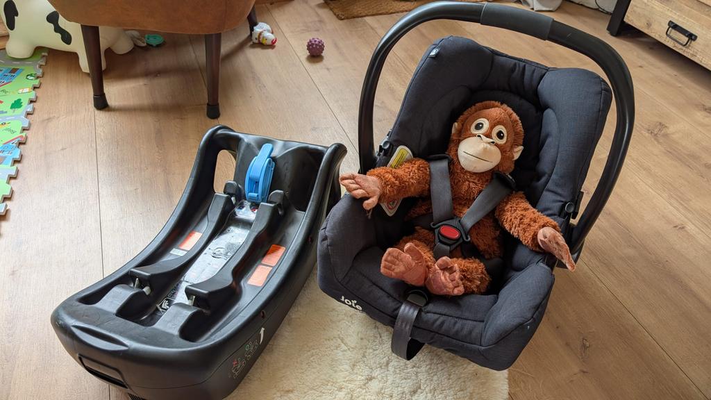 Joie Maxi-Cosi met Isofix base, Kinderen en Baby's, Autostoeltjes, Overige merken, Gebruikt, Ophalen of Verzenden, Isofix