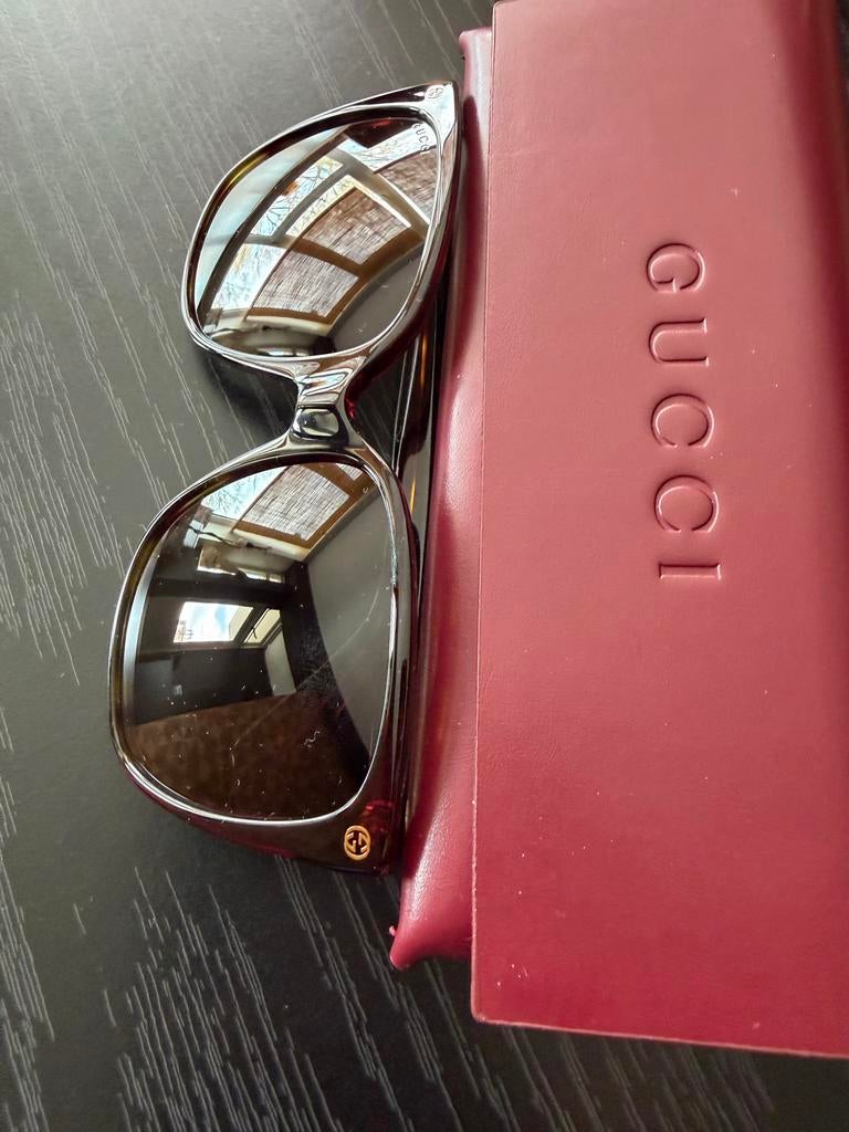 Echte Stijlvolle Gucci zonnebril met etui, Sieraden, Tassen en Uiterlijk, Zonnebrillen en Brillen | Dames, Overige merken, Zonnebril