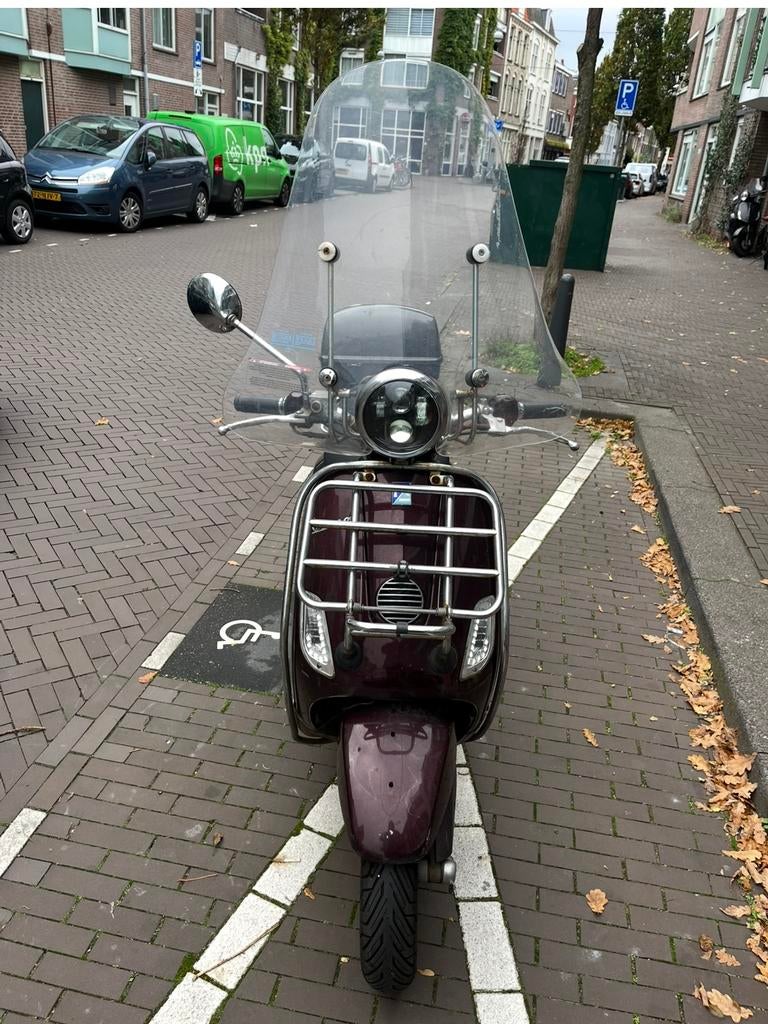 Vespa, Fietsen en Brommers, Ophalen of Verzenden, Zo goed als nieuw, Benzine