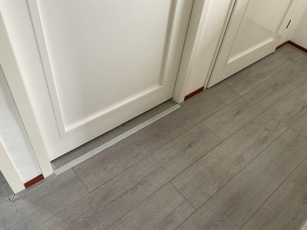 Laminaat, gratis af te halen, 18-20 meter, Ophalen, 50 tot 150 cm, Zo goed als nieuw, 10 m² of meer