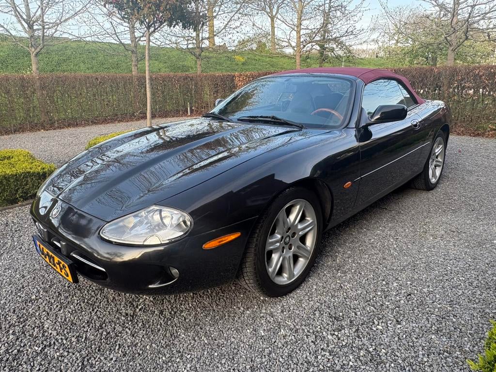 Jaguar XK 4.0 Convertible 1997 Zwart, Achterwielaandrijving, 8 cilinders, Cabriolet, 4 stoelen