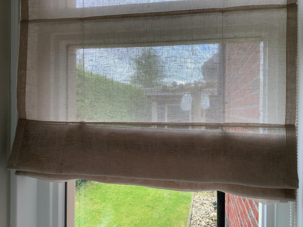 8x Taupe Lichtdoorlatende Vouwgordijnen in Nette Staat, Huis en Inrichting, Stoffering | Gordijnen en Lamellen, Ophalen, Overige kleuren