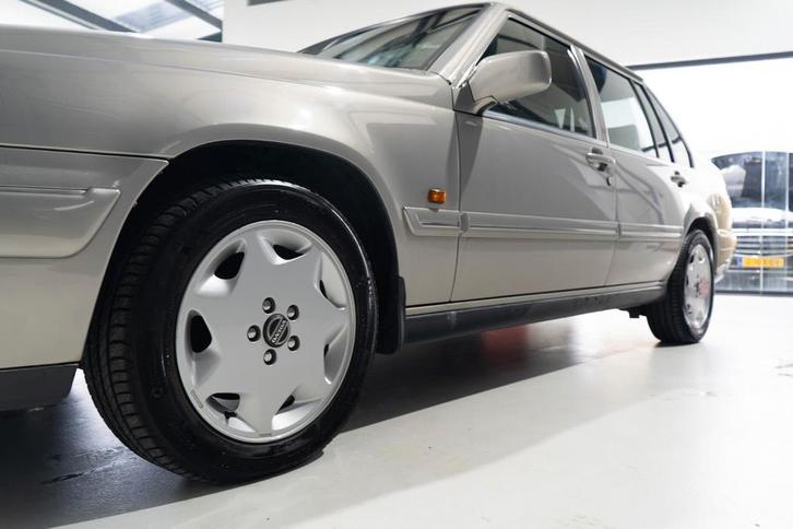 Volvo 960 2.5 I 24V AUT 1995 Grijs, Auto's, Volvo, Particulier, ABS, Achteruitrijcamera, Airbags, Airconditioning, Alarm, Automatische klimaatregeling