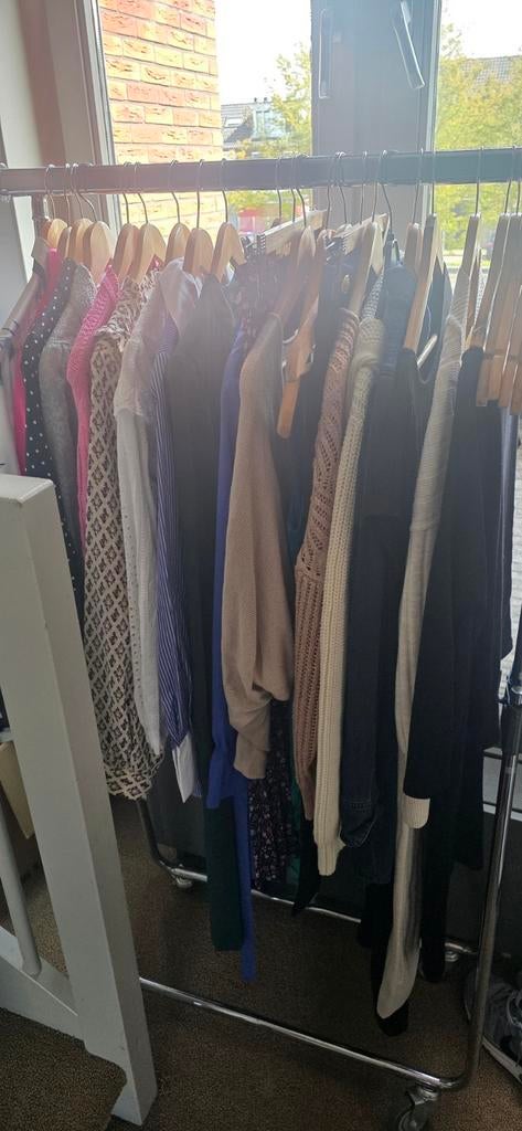 Partij nette dameskleding, 21 stuks, maat S, Kleding | Dames, Overige Dameskleding, Ophalen