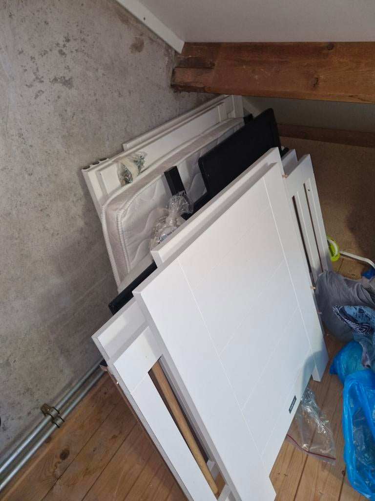 2 ledikantjes (zwart en wit) en een witte box, Kinderen en Baby's, Babywiegjes en Ledikanten, Ophalen, Nieuw, Ledikant