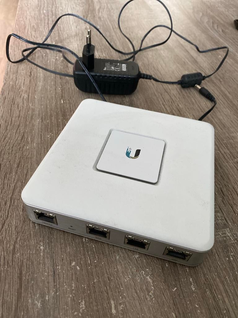 Ubiquiti UniFi Security Gateway (USG), Ophalen of Verzenden, Gebruikt, Toebehoren
