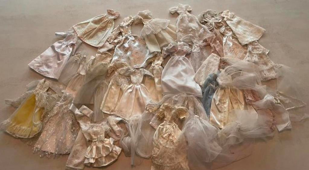 Barbie mattel en clone bruidsjurken vintage tot nu, Verzamelen, Ophalen of Verzenden, Gebruikt, Kleertjes