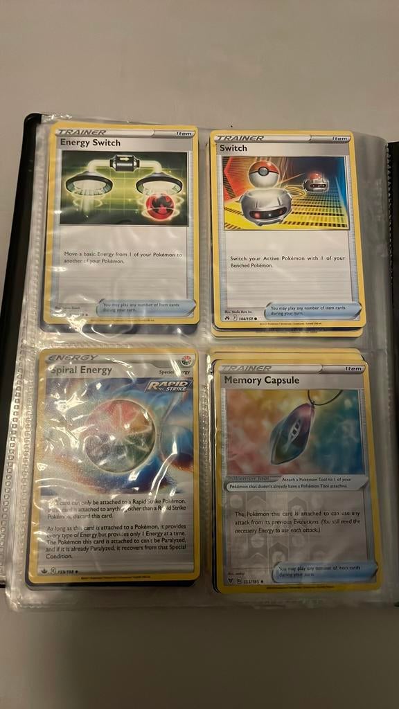 Pokemon boekje, Ophalen of Verzenden, Zo goed als nieuw, Meerdere kaarten