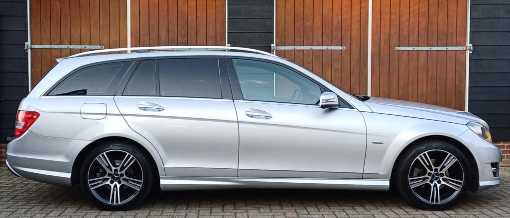 Mercedes-Benz C-Klasse Estate 180 Edition C, Liefhebber gezo, Auto's, Automaat, Euro 6, 4 cilinders, 157 pk