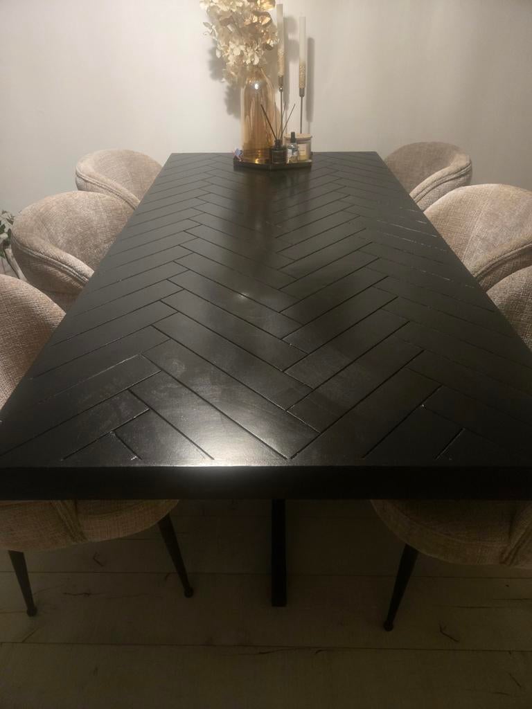 Prachtige zwarte eettafel hugo visgraat zgan, Ophalen, Zo goed als nieuw