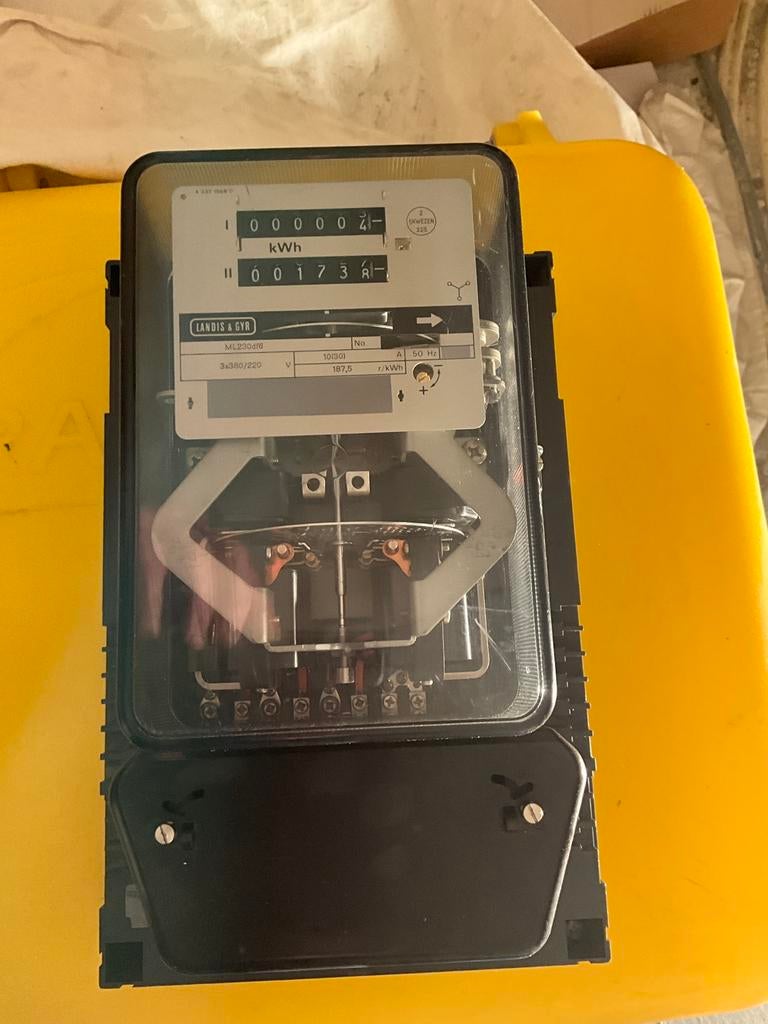 3 fase kwu meter met meterboard, Ophalen, Zo goed als nieuw