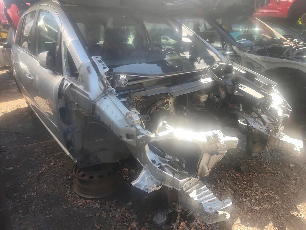 Opel Zafira onderdelen - Zilvergrijs, Auto-onderdelen, Carrosserie en Plaatwerk, Ophalen, ., ., .