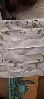 Borduurwerk tafellinnen lente/pasen konijntjes, Hobby en Vrije tijd, Borduren en Borduurmachines, Ophalen of Verzenden, Zo goed als nieuw