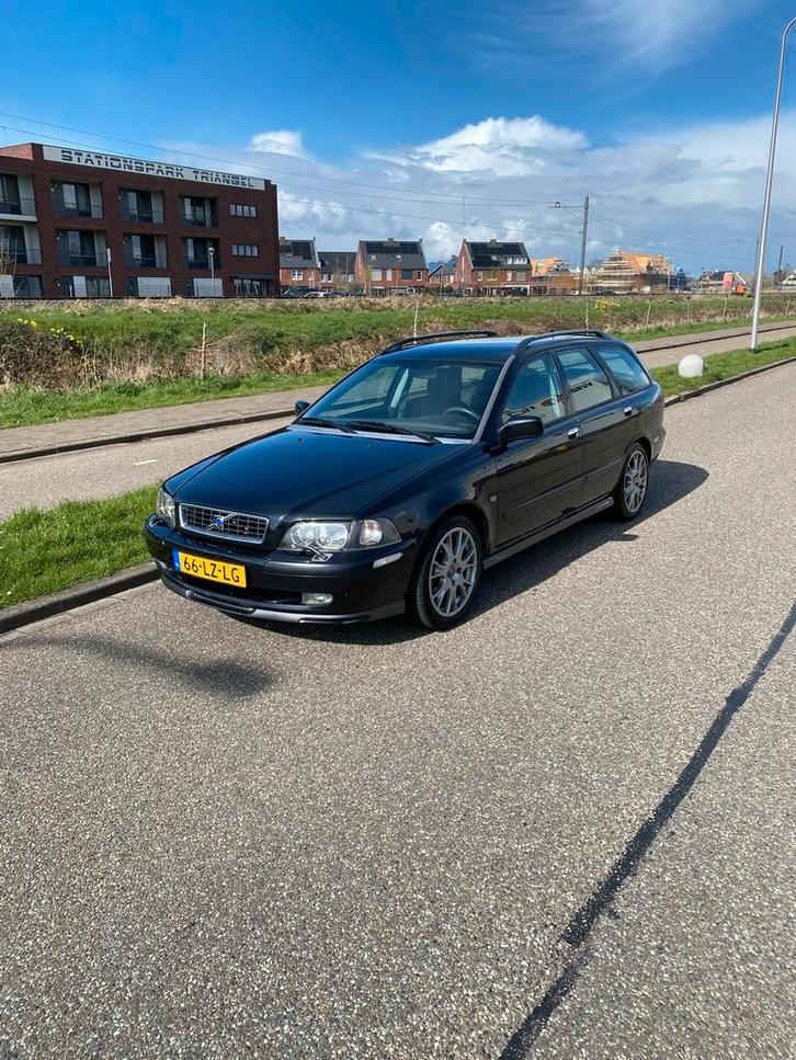 Volvo V40 2.0 I 16V 2003 Zwart, Auto's, Volvo, Particulier, V40, ABS, Airbags, Airconditioning, Bluetooth, Boordcomputer, Centrale vergrendeling