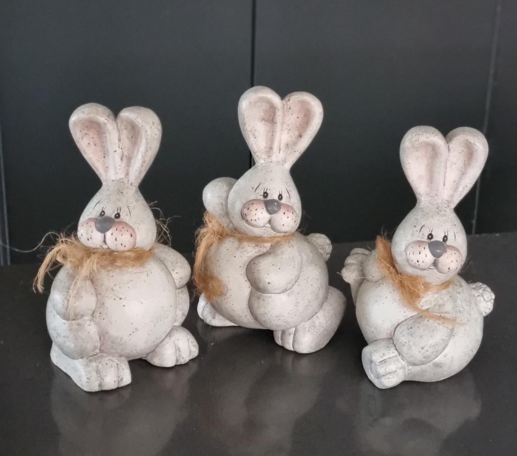 3 vintage "sobere" konijnen / hazen, Verzamelen, Beelden en Beeldjes, Ophalen of Verzenden, Zo goed als nieuw, Dier