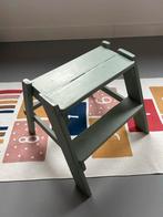 Brocante Opstapje/Krukje/Nachtkastje - Early Dew, Huis en Inrichting, Krukjes, Ophalen, Gebruikt, Hout