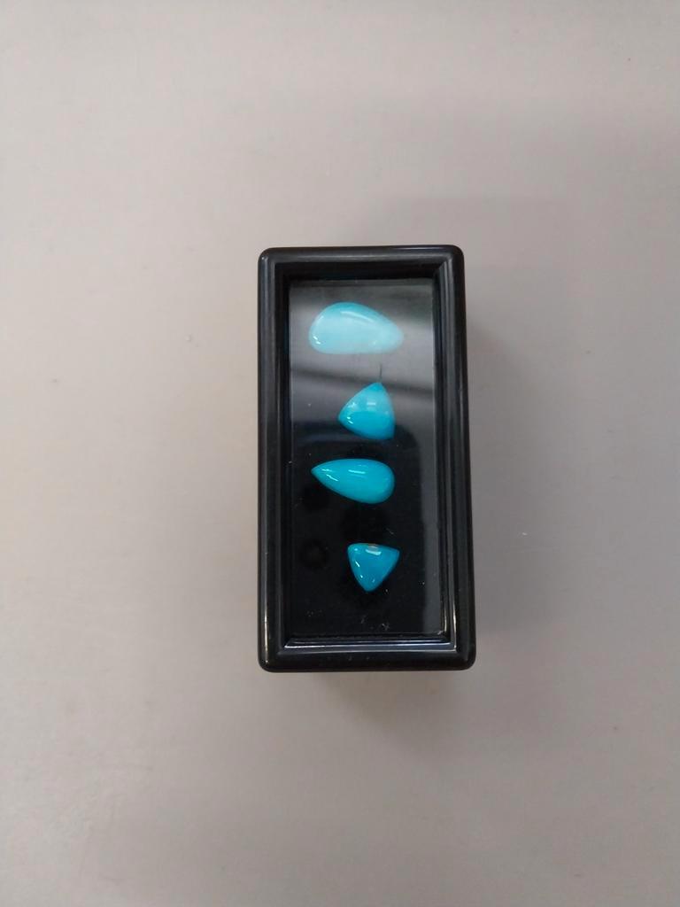 4 top kleur turkoois cabochons, Sieraden, Tassen en Uiterlijk, Edelstenen, Ophalen of Verzenden, Zo goed als nieuw