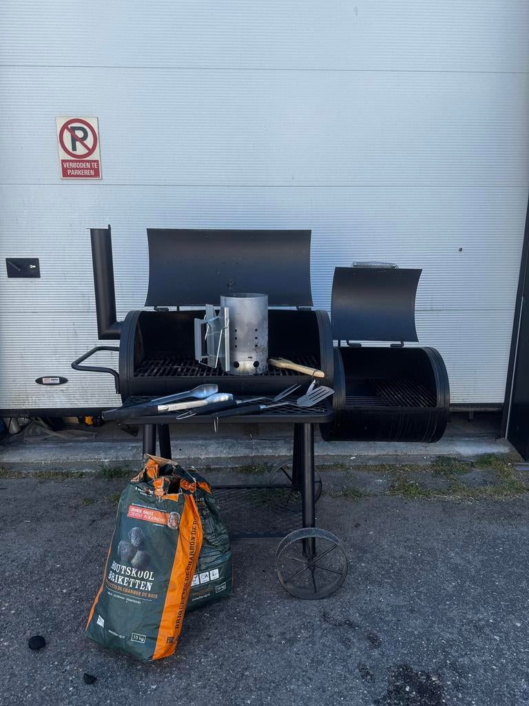 Jamestown BBQ Grill + Smoker | Compleet | Incl. accessoires, Ophalen, Zo goed als nieuw
