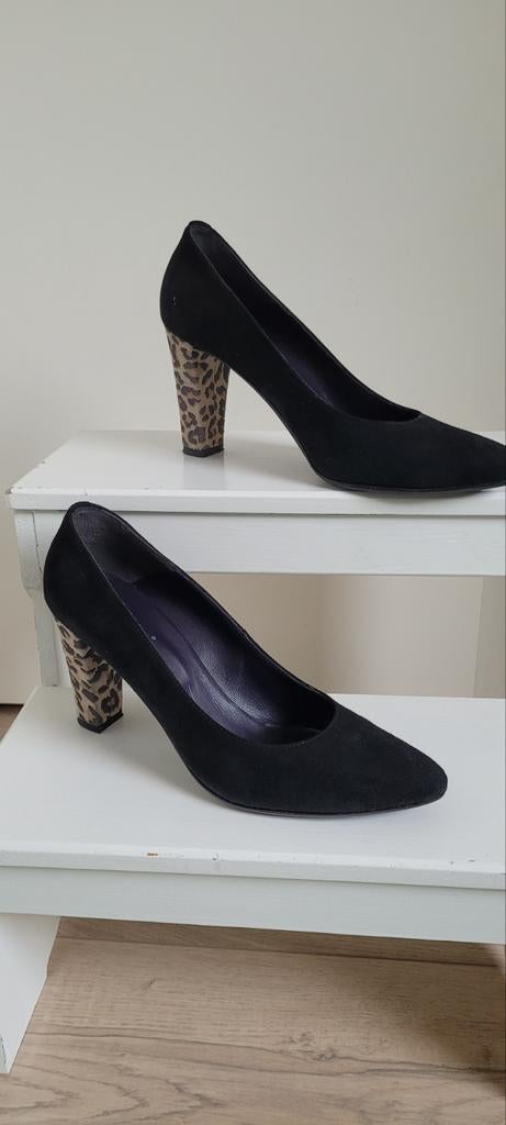 Zwarte suède pumps maat 37 met tijgerprint hak, Zwart, Ophalen of Verzenden, Zo goed als nieuw, Pumps