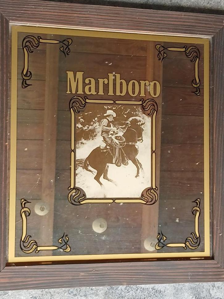 Mooie Marlboro spiegel met bruine lijst, Huis en Inrichting, Woonaccessoires | Spiegels, Gebruikt, 50 tot 75 cm, Minder dan 100 cm