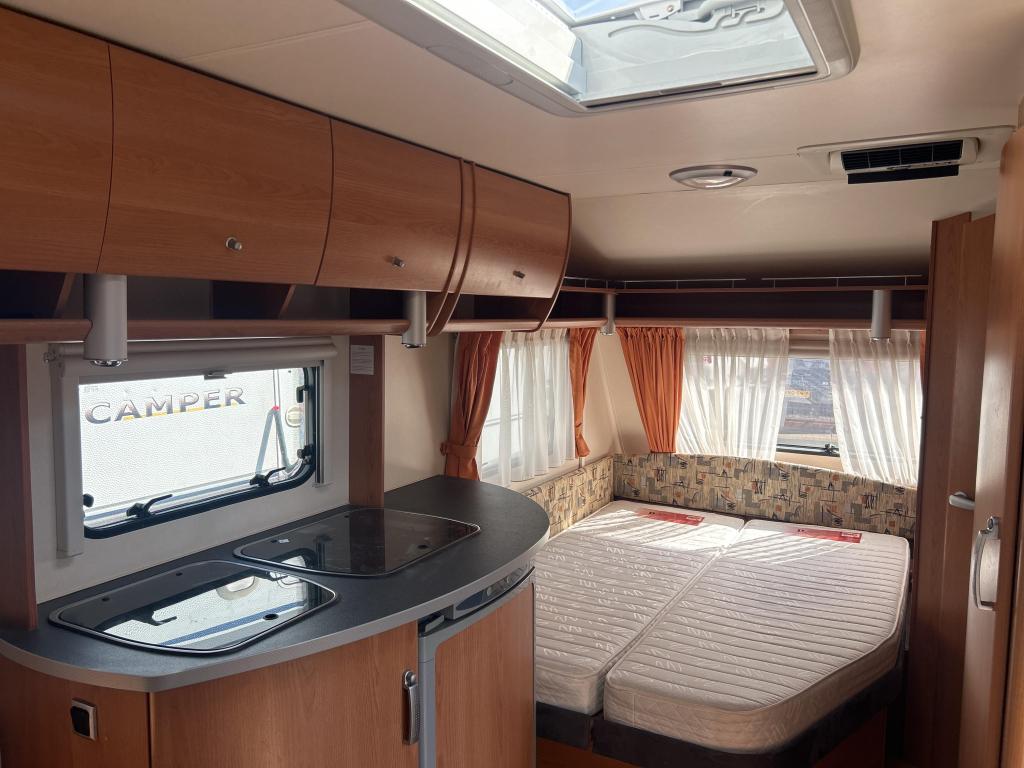 Kip Sky Line 44 TDB 2007 FRANS BED VLOERVERWARMING, Caravans en Kamperen, Standaardzit, Kip, A.G. Bellstraat 4 7903 AD Hoogeveen