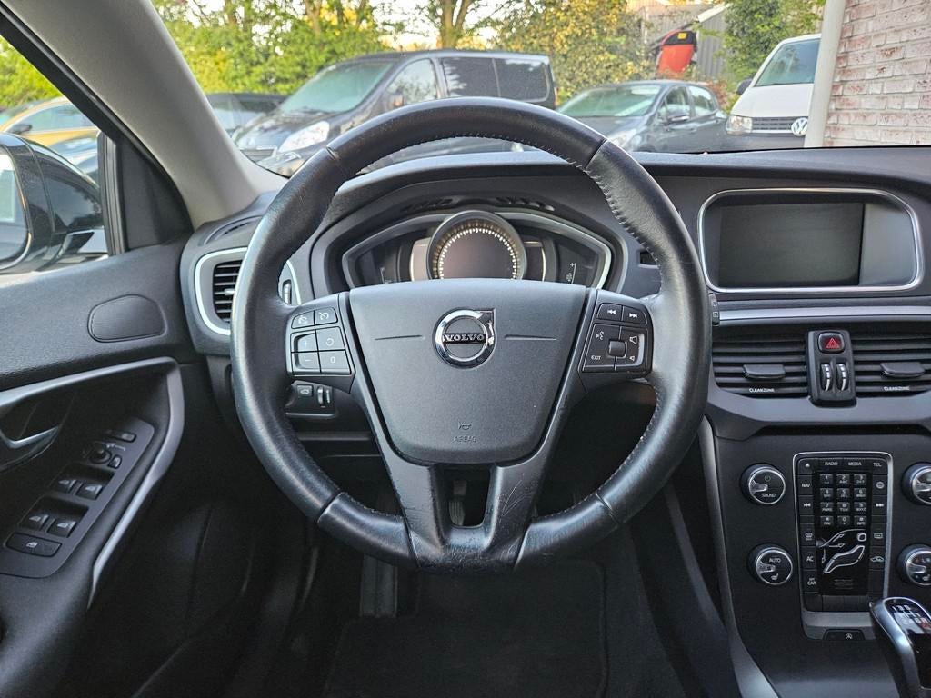 Volvo V40 2.0 T2 Momentum Trekhaak! Airco/Clima! Cruise Cont, Auto's, Voorwielaandrijving, Gebruikt, Euro 6, 4 cilinders