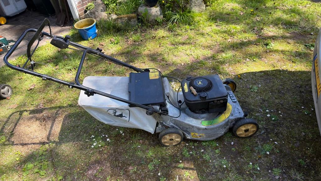 John Deere Benzine Grasmaaier - Loopt goed aandrijving defe, Ophalen, Gebruikt, Benzine-grasmaaier, Opvangzak