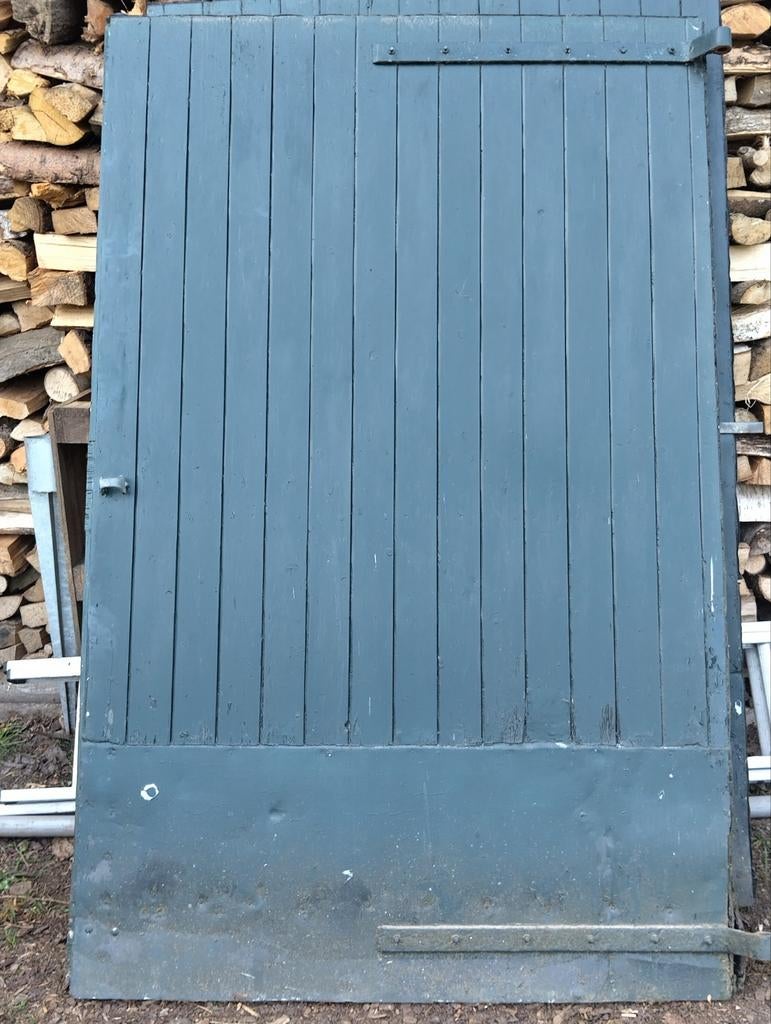 Twee breede staldeuren, Ophalen, Binnendeur, 200 tot 215 cm