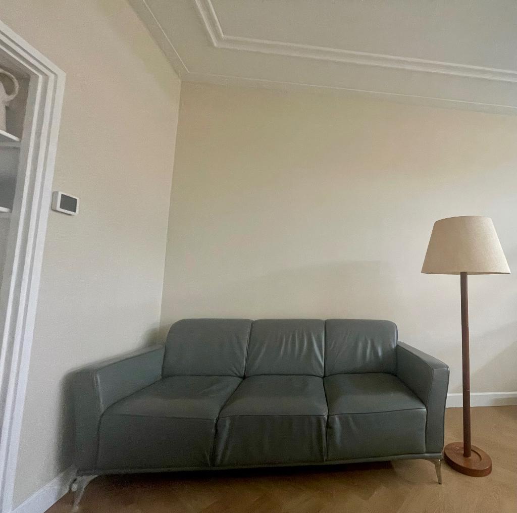 Kalfsleren bank van het Italiaanse merk Natuzzi, Ophalen, Gebruikt, Driepersoons, Rechte bank