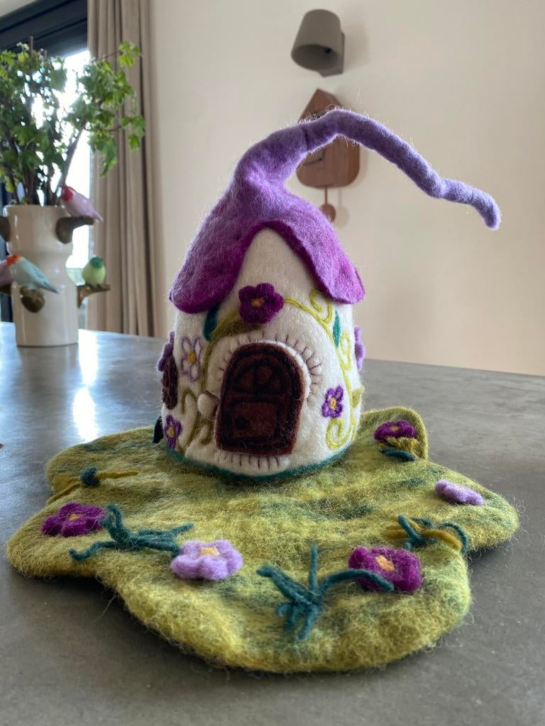Handgemaakt kabouterhuisje Waldorf, Wolvilt, seizoenstafel, Ophalen of Verzenden, Nieuw, Figuurtje(s), Wolvilt