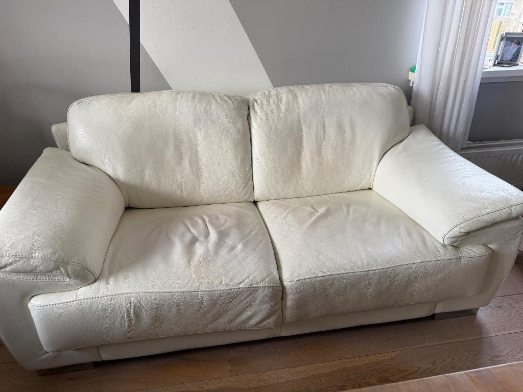 Rundlederen witte tweezitsbank, Ophalen, Gebruikt, 150 tot 200 cm, Tweepersoons