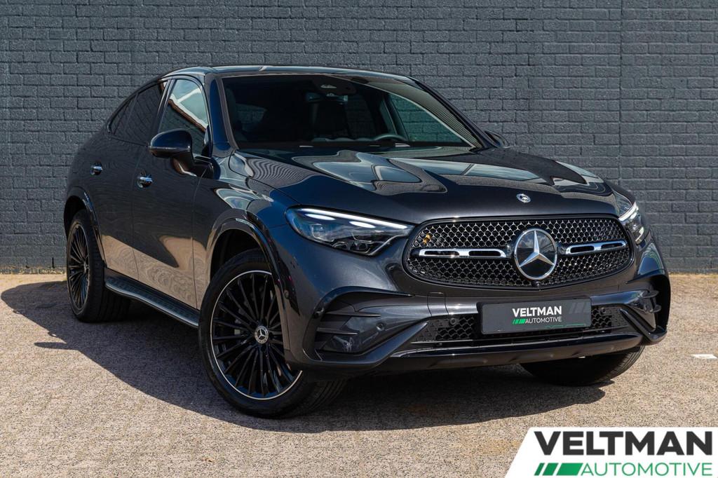 Mercedes GLC-klasse 300e 4MATIC AMG Line PANO LEDER DISTRONI, Gebruikt, Euro 6, 2000 kg, Origineel Nederlands