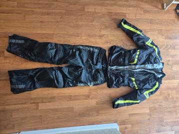 Motorpak + handschoenen beschikbaar voor biedingen