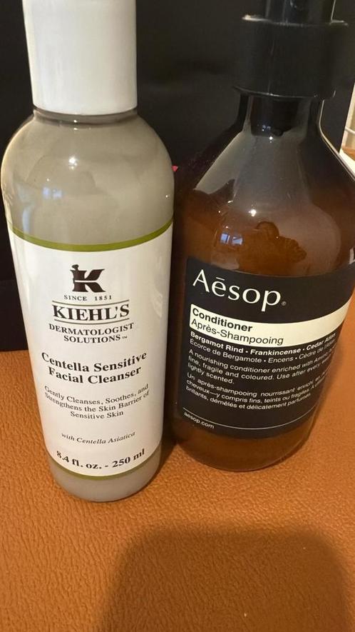 Kiehl’s Centella Sensitive Facial Cleanser (bijna nieuw), Sieraden, Tassen en Uiterlijk, Uiterlijk | Gezichtsverzorging, Zo goed als nieuw