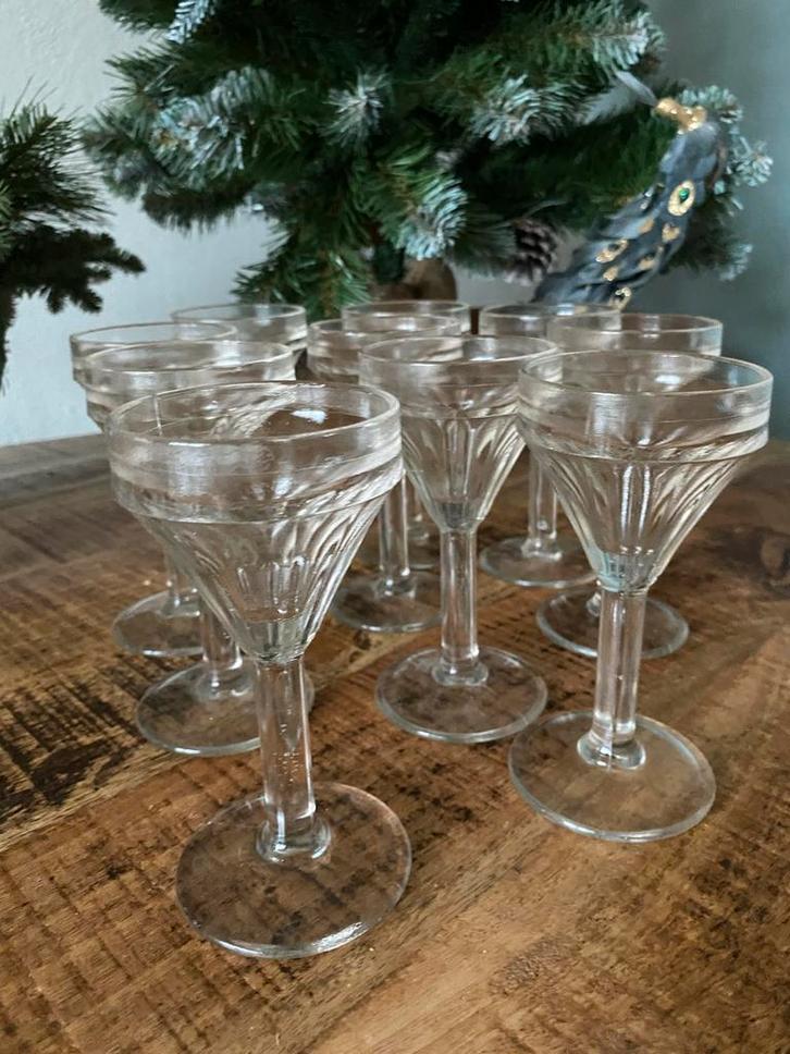 10 antieke borrelglaasjes voet tapas likeur glaasjes, Verzamelen, Glas en Borrelglaasjes, Zo goed als nieuw, Borrel- of Shotglas