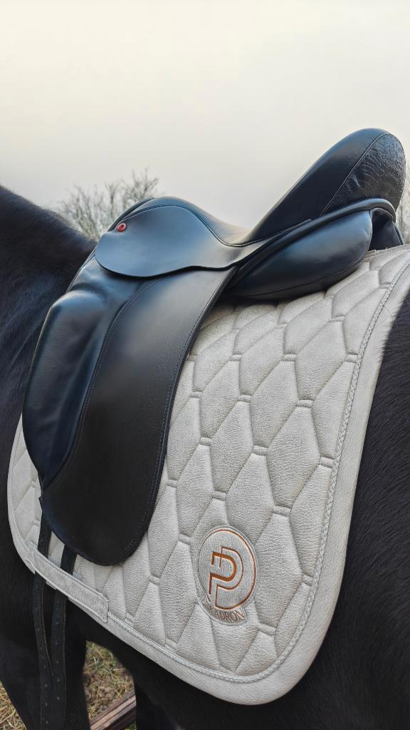 Tribal dressuurzadel, Dieren en Toebehoren, Paarden en Pony's | Zadels, Gebruikt, Dressuur, Ophalen