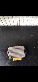 Piaggio zip / vespa spanningsregelaar, Ophalen of Verzenden