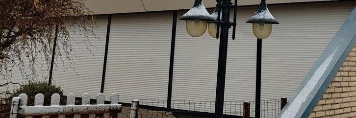 Elektrische rolluiken op ab (simu) beschikbaar in div maten, Doe-het-zelf en Verbouw, Rolluiken, Zo goed als nieuw, 200 cm of meer