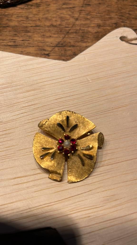 Vintage Broche  speld verguld mat gesatineerd, Sieraden, Tassen en Uiterlijk, Broches, Zo goed als nieuw, Overige materialen, Goud