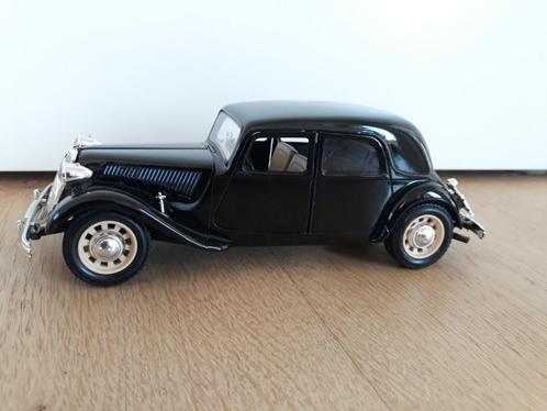 Modelauto Schaalmodel Citroen T.A. 15cv 1:24, Hobby en Vrije tijd, Modelauto's | 1:24, Zo goed als nieuw, Auto, Bburago, Ophalen of Verzenden