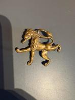 Origineel Belgisch militair leeuwembleem messing uniform, Verzenden, Landmacht, Overige gebieden, Embleem of Badge