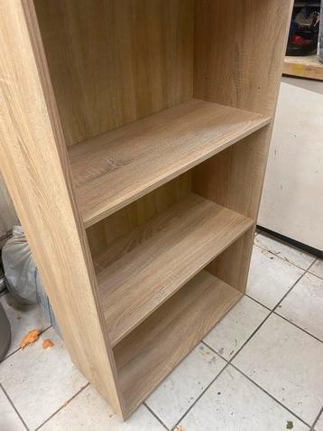 Kast met planken - Kast