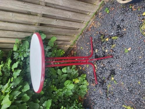 4 x staantafel / statafel / tuintafel (3xwit en 1xpaars), Tuin en Terras, Tuinmeubel-accessoires, Zo goed als nieuw, Ophalen