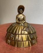 Messing tafelbel, dame met hoepelrok, Antiek en Kunst, Ophalen of Verzenden, Koper
