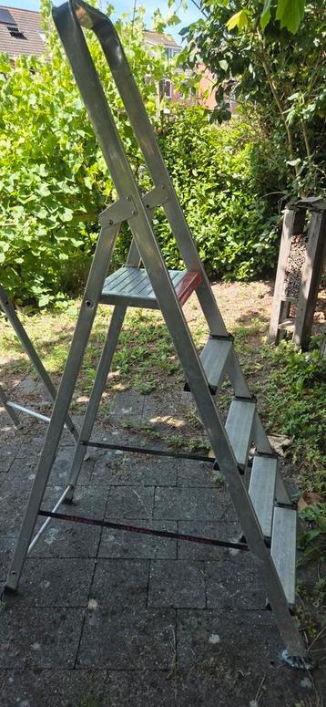 Altrex trap 170 hoog beschikbaar voor biedingen