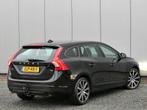 Volvo V60 2.0 T4 Kinetic Xenon / Trekhaak / Navi / Bluetooth, Stof, Gebruikt, 1969 cc, Zwart