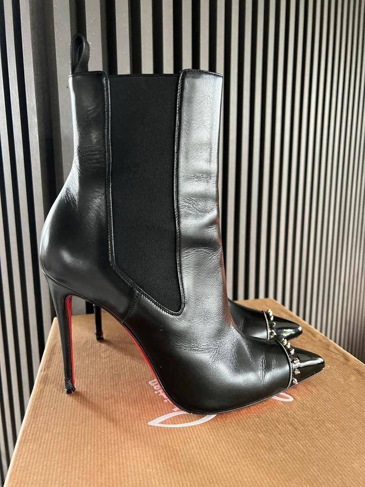 CHRISTIAN LOUBOUTIN Black Leather ankle Boots 37,5  MINT, Kleding | Dames, Schoenen, Zo goed als nieuw, Lage of Enkellaarzen, Zwart